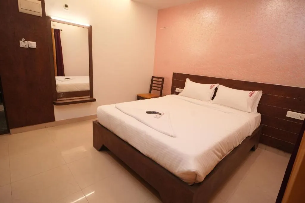 hotel in murugeshpalya, bangalore for family - hotel sri krishna