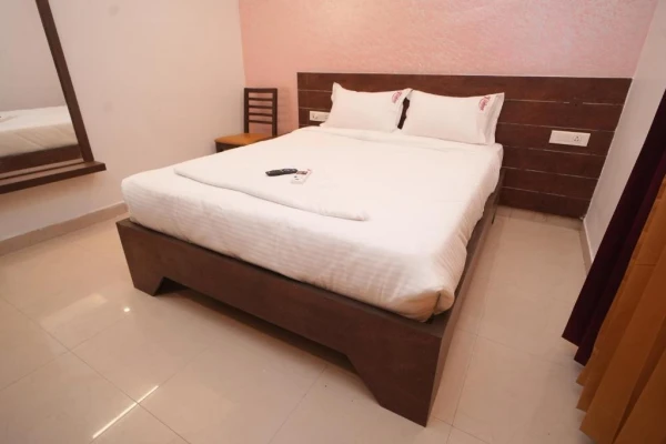 budget hotel in murugeshpalya, bangalore - hotel sri krishna