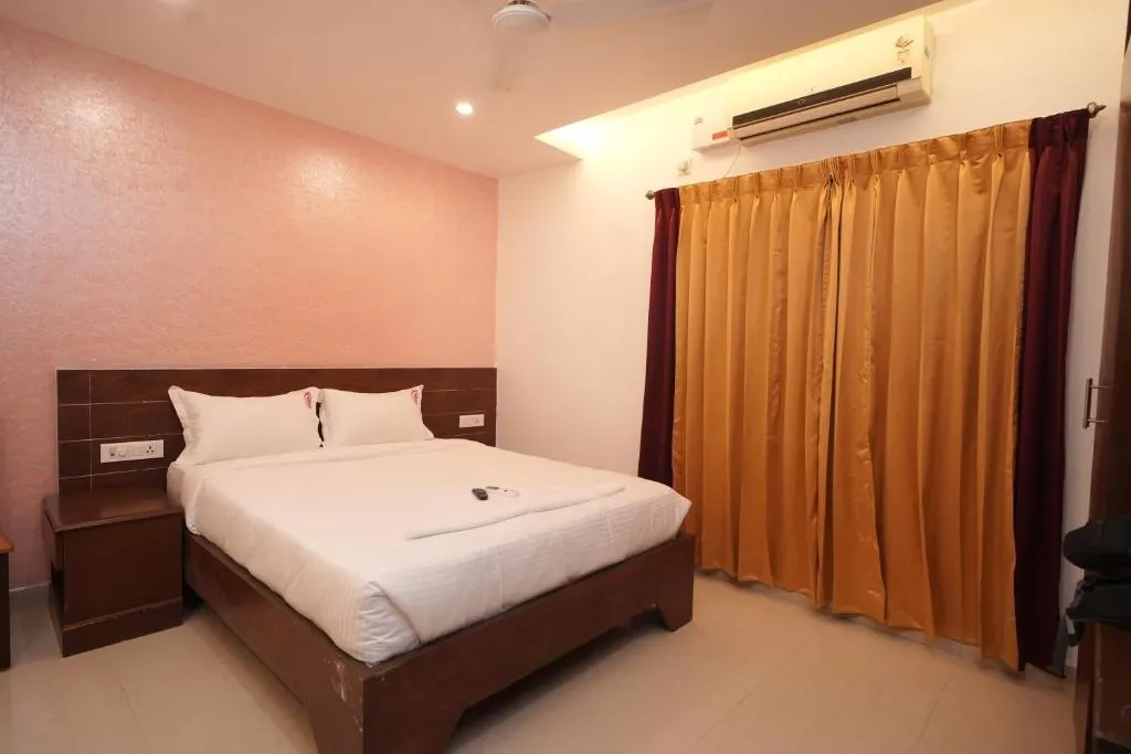 hotel with bar in murugeshpalya, bangalore - hotel sri krishna