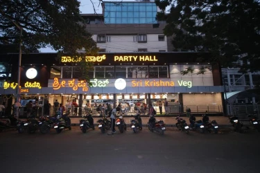 hotel with bar in murugeshpalya, bangalore - hotel sri krishna