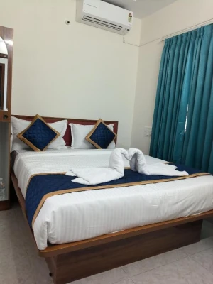 hotel with meeting room in yelahanka, bangalore - hotel srinidhi inn