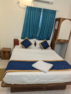 hotel with banquet hall in yelahanka, bangalore - hotel srinidhi inn