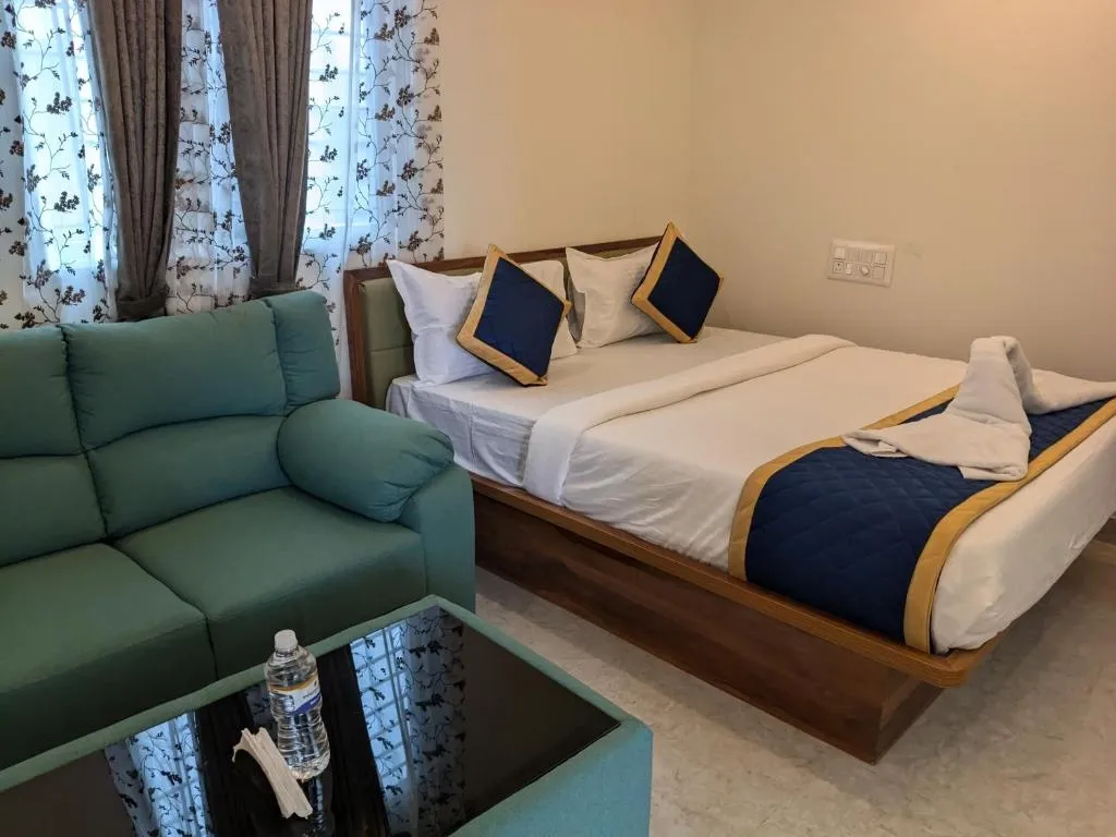 book hotels in hotel srinidhi inn bangalore