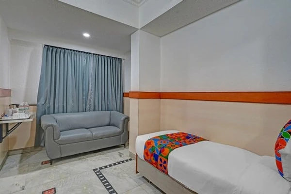 group holiday hotels in hotel the black daimond bangalore