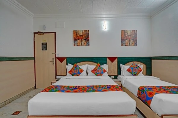 best luxury hotel in hotel the black daimond bangalore