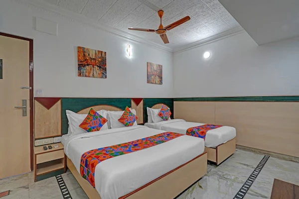 best luxury hotels in hotel the black daimond bangalore