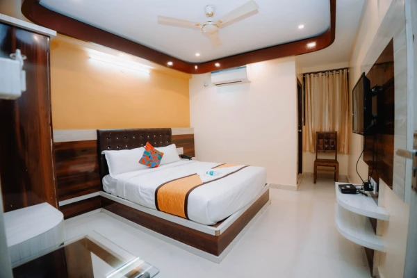 hotel with party hall in madiwala, bangalore - i residency luxury suites