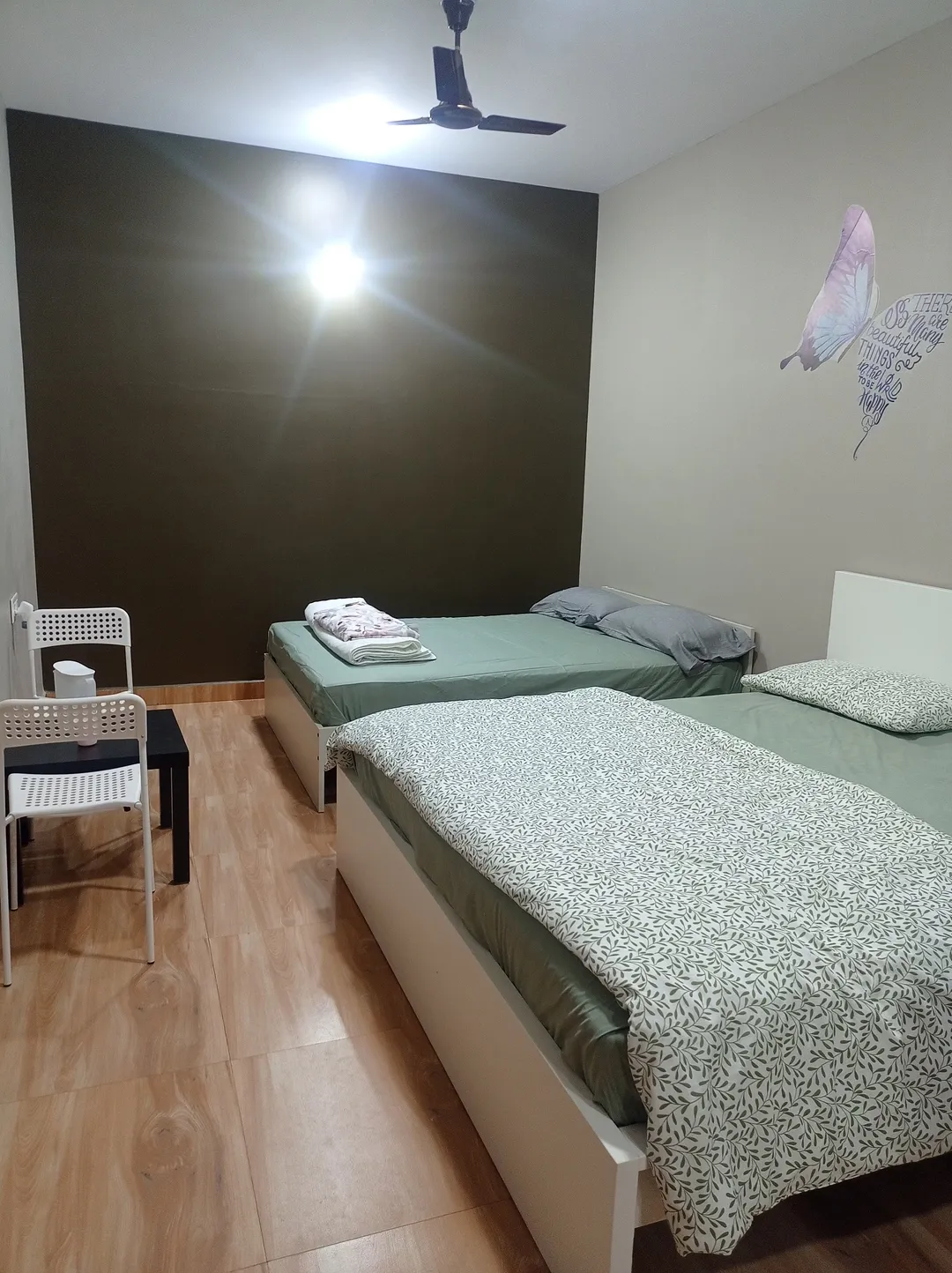 hotel with meeting room in kodihalli, bangalore - jai anjaneya guesthouse