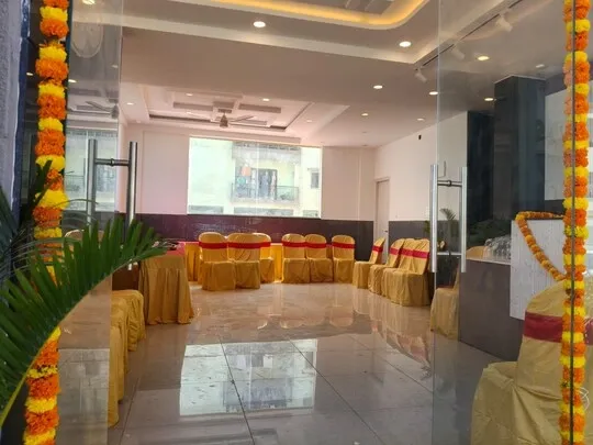 unmarried couple friendly hotels in keerthis airport hotel bangalore