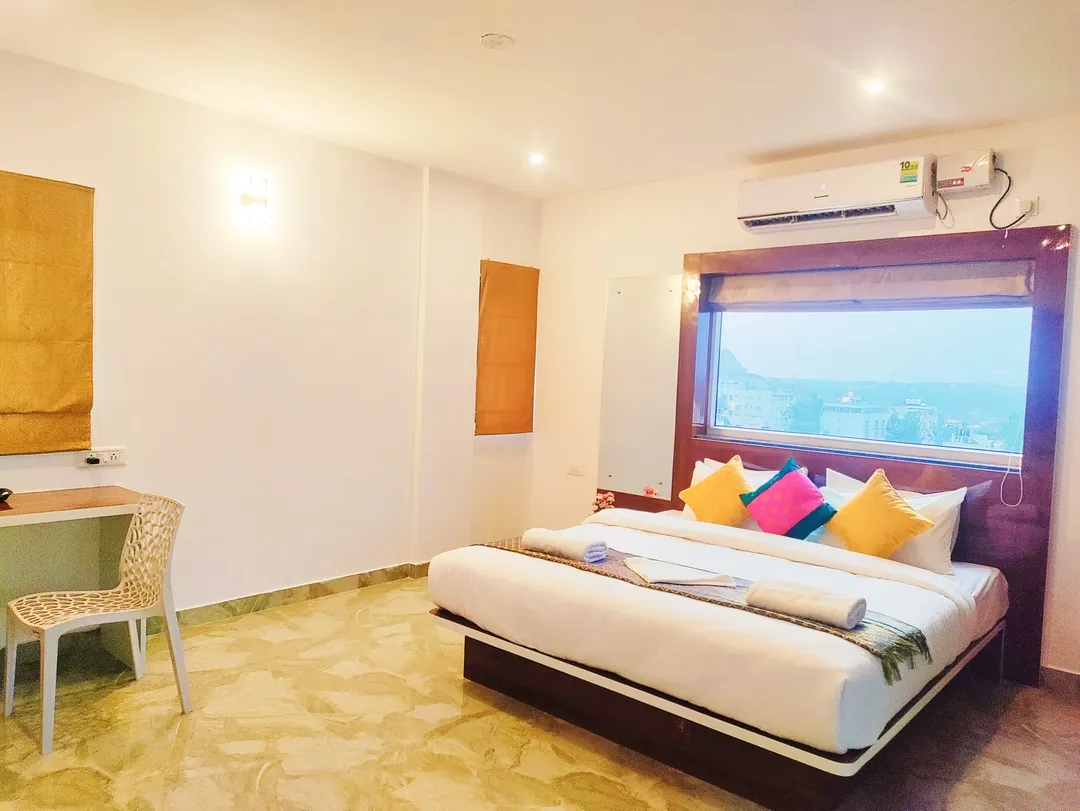 online room booking in bannerghatta road, bangalore - keerthis royal suites