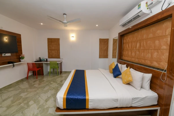 couple friendly hotels in keerthis royal suites bangalore