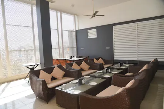 best night stay hotels in kings club bangalore
