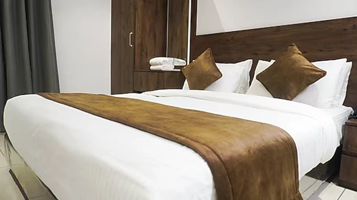day stay hotels in kings club bangalore
