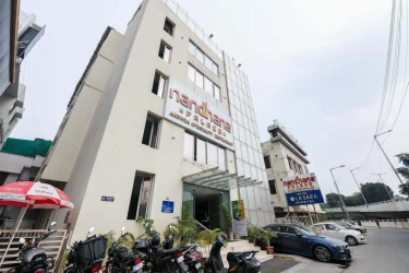 hotels for few hours in la sara hometel bangalore