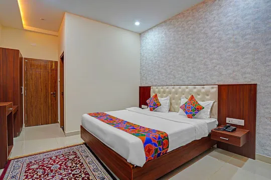 hotel in electronic city, bangalore for family - lakewood gardenia