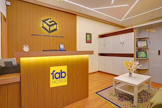 hotel with swimming pool in electronic city, bangalore - lakewood gardenia