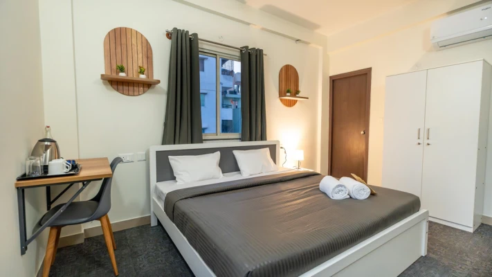 hotel with swimming pool in bommanahalli, bangalore - loop by zolo silk board