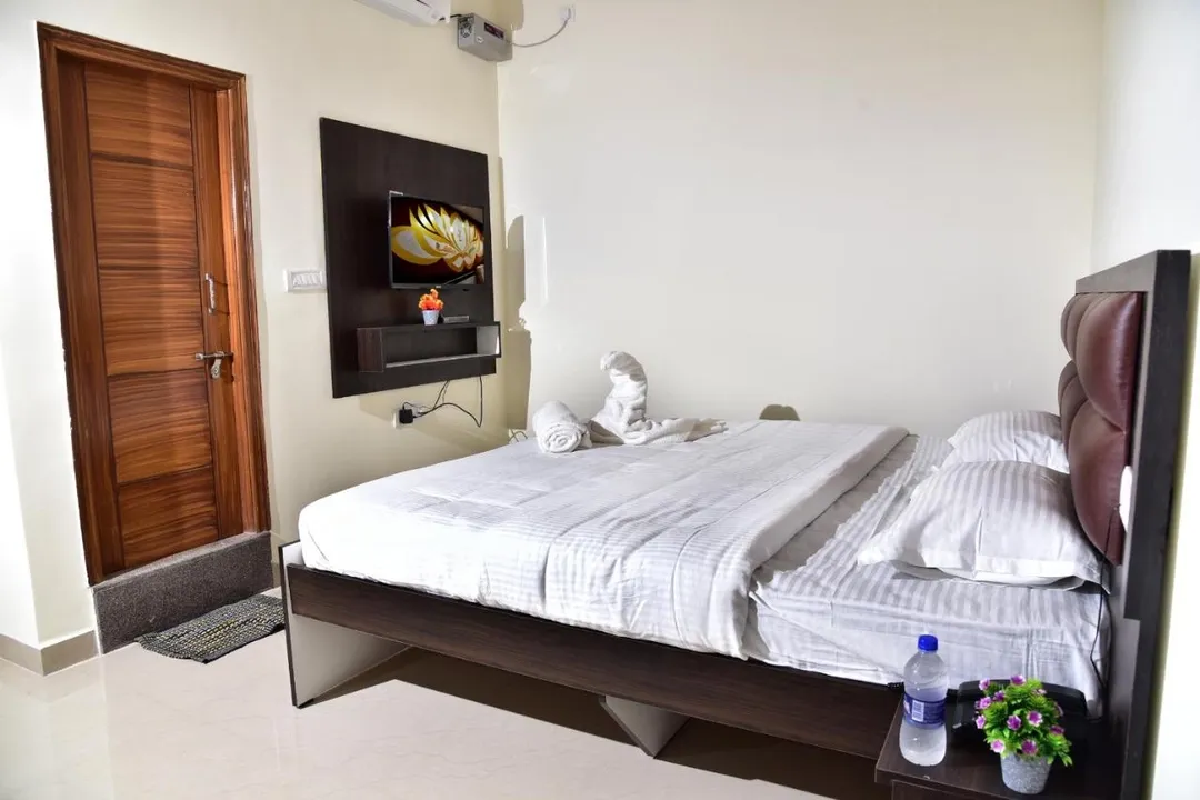 jacuzzi hotel in doddaballapur, bangalore - lotus gardenia