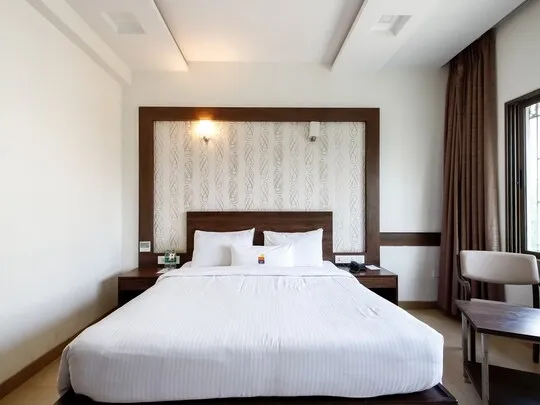 online room booking in gandhi nagar, bangalore - myspace silverstar hotel