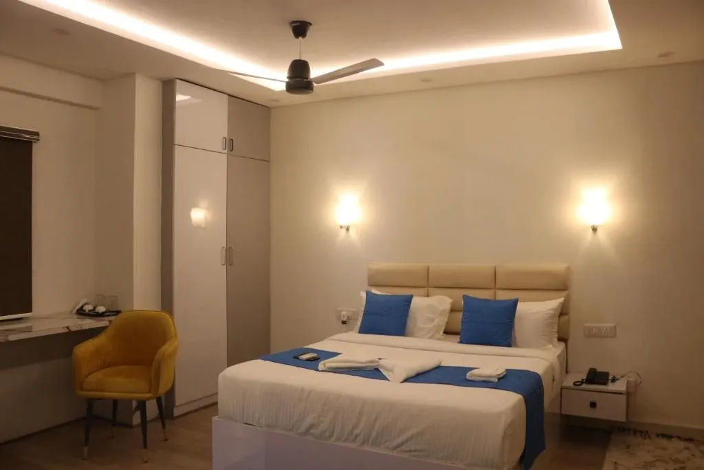 hotel with meeting room in nagavara, bangalore - niharika heights luxury hotel