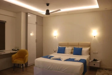 hotel with banquet hall in nagavara, bangalore - niharika heights luxury hotel