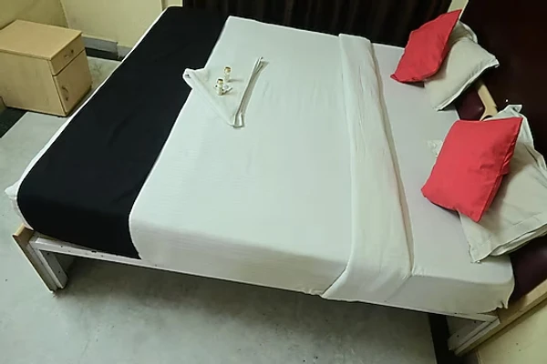 cheap and best hotels in opal heiwa bangalore