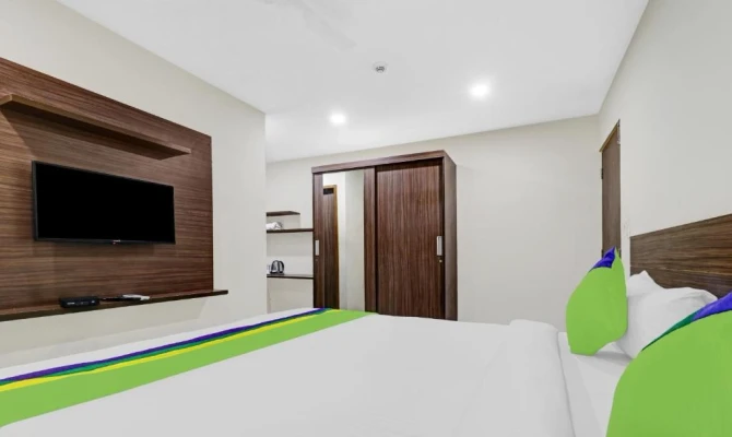 hotel with swimming pool in koramangala, bangalore - purple orchid