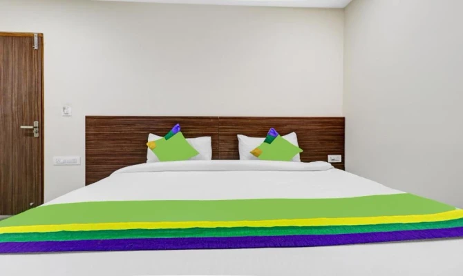 hotel with free parking in koramangala, bangalore - purple orchid