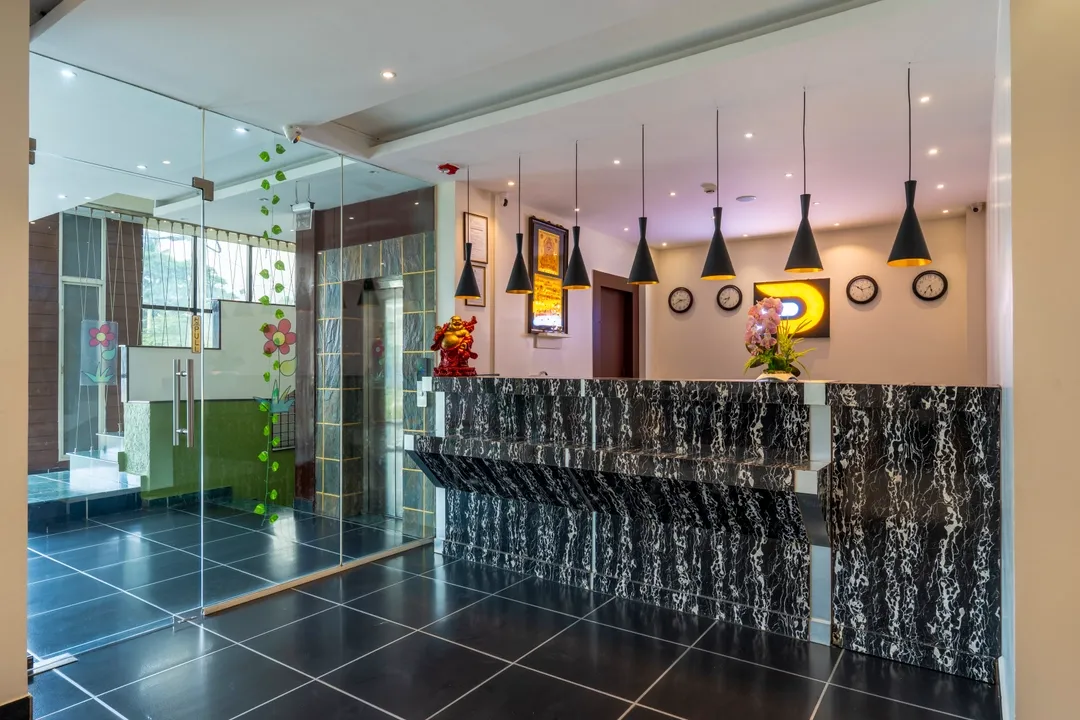 hotel with meeting room in marathahalli, bangalore - r d hotels hsr