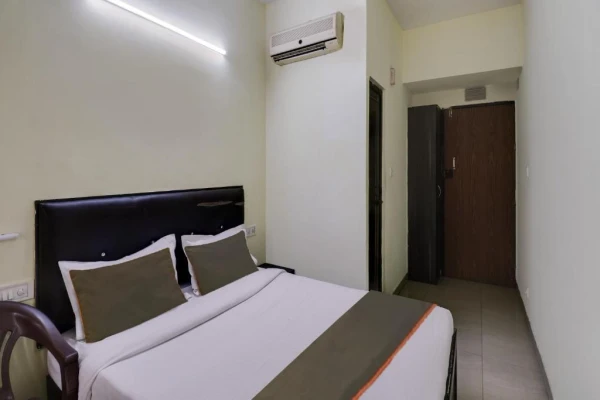 best hourly hotels in royal galaxy bangalore