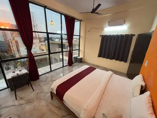 best unmarried couple friendly hotels in royal group of hotels bangalore