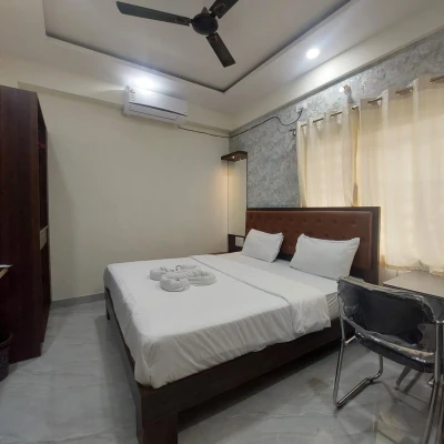 best luxury hotels in royal rest inn bangalore