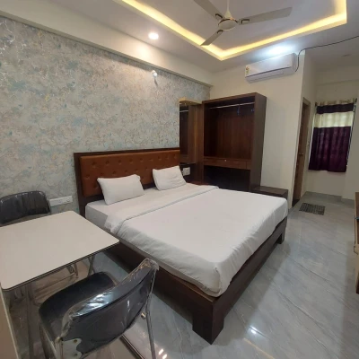 group holiday hotels in royal rest inn bangalore