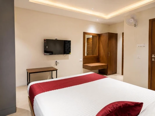 hotel with gym in marathahalli, bangalore - royal suites in marathahalli
