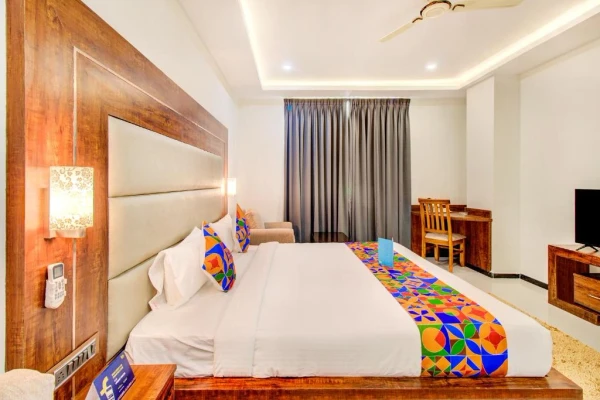 jacuzzi hotel in btm layout, bangalore - royal suites