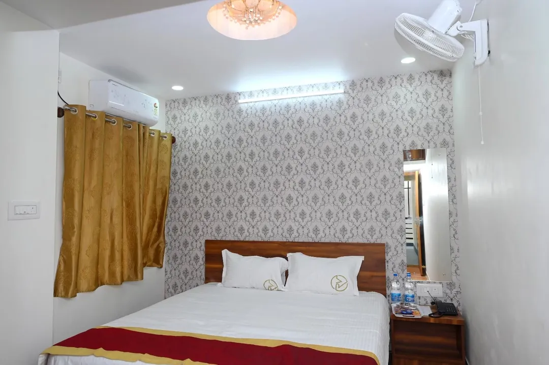 hotel with swimming pool in rajarajeshwari nagar, bangalore - royal vista hotel