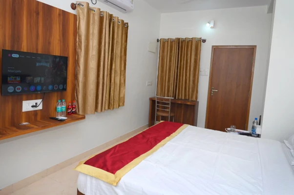 hotel with gym in rajarajeshwari nagar, bangalore - royal vista hotel