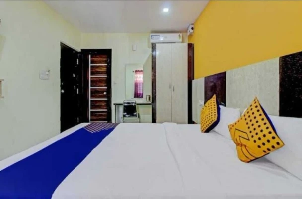 budget hotel in kalasipalya, bangalore - rrr residency