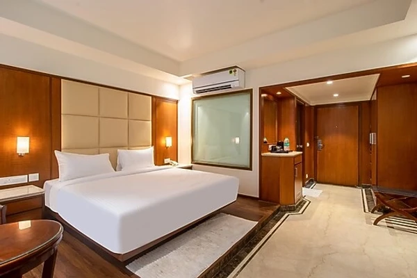 unmarried couple friendly hotels in saltstayz premier bengaluru hebbal airport road bangalore