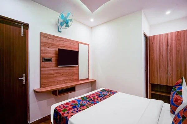 hotel with meeting room in kengeri, bangalore - sk oak suites