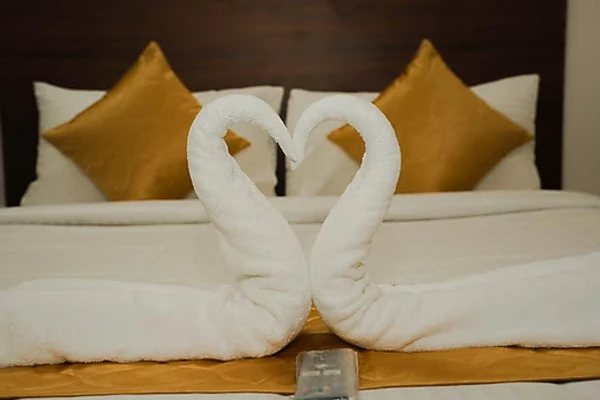 hotel with swimming pool in manyata tech park, bangalore - spirit inn suites
