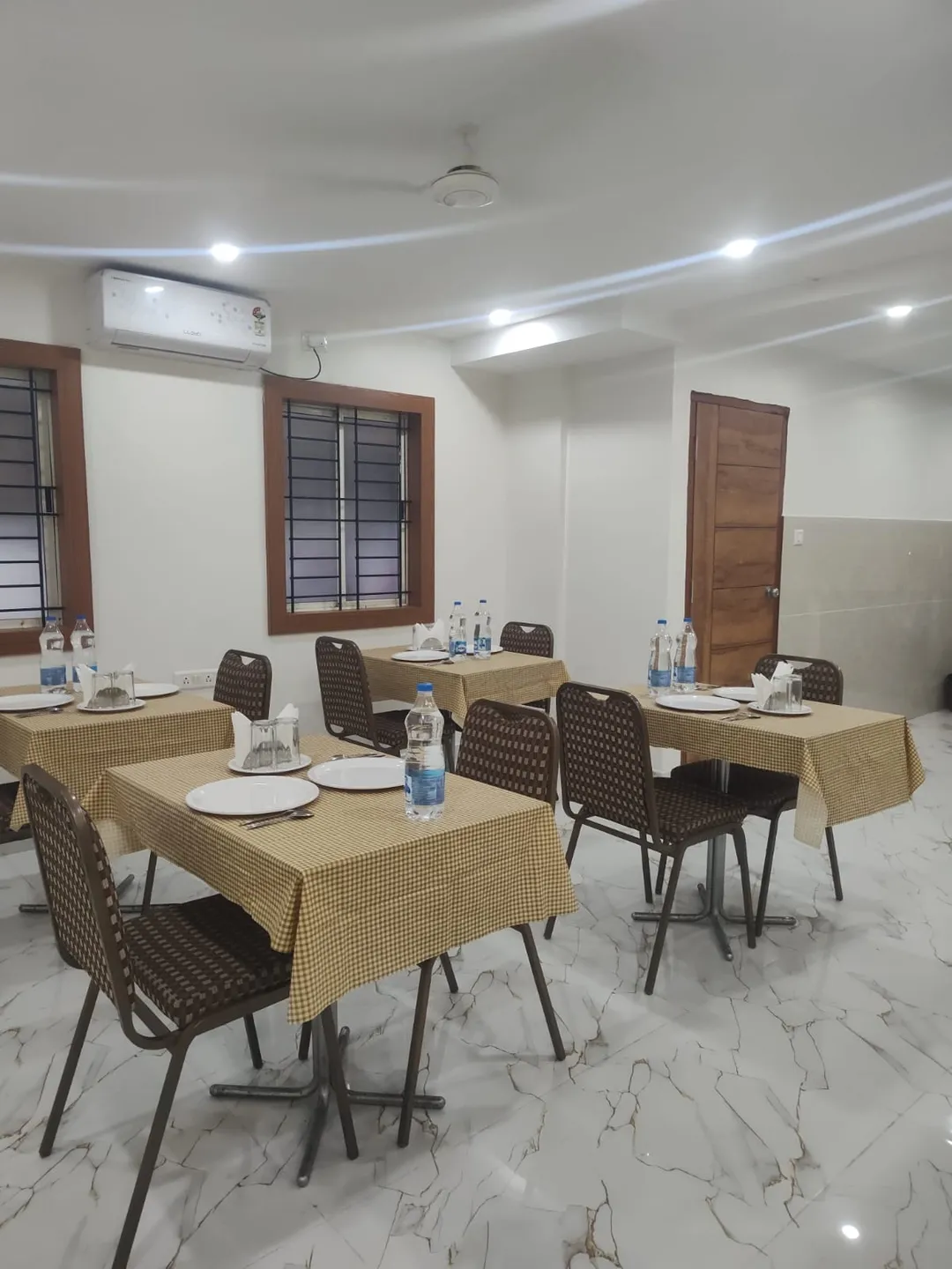 hotels for couple in sri sai comforts bangalore