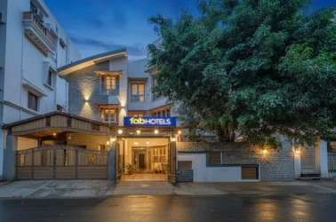 five star hotels in srinidhi stay inn bangalore