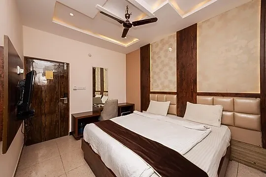 best hotels for few hours in srs elegance bangalore