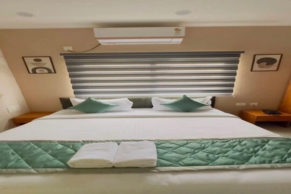 hotel with party hall in hoskote, bangalore - sumukha comforts