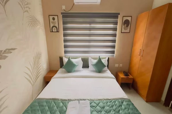 best early check in hotels in sumukha comforts bangalore