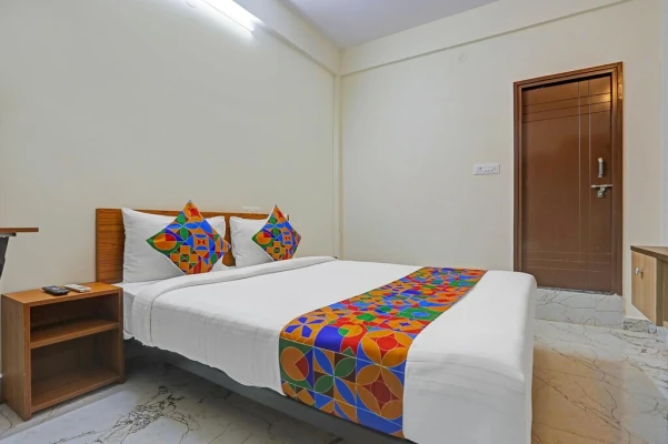 hotel with bar in marathahalli, bangalore - tarini comforts premium hotel