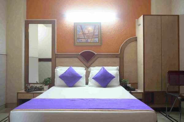 budget hotels in the grand krishna rooms bangalore