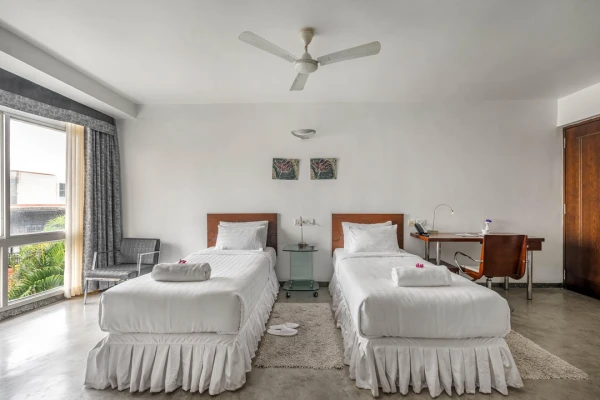 hotel with banquet hall in lavelle road, bangalore - the pentouz lavelle road