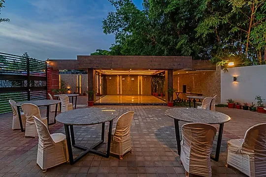 best 3 star hotels in the venue by seasons suites bangalore